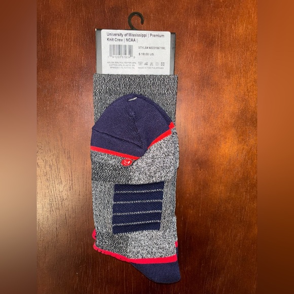 UNIVERSITY OF MISSISSIPPI STRIDELINE CREW SOCKS NWT MEN’S SHOE SIZE 8-12 - Picture 2 of 2
